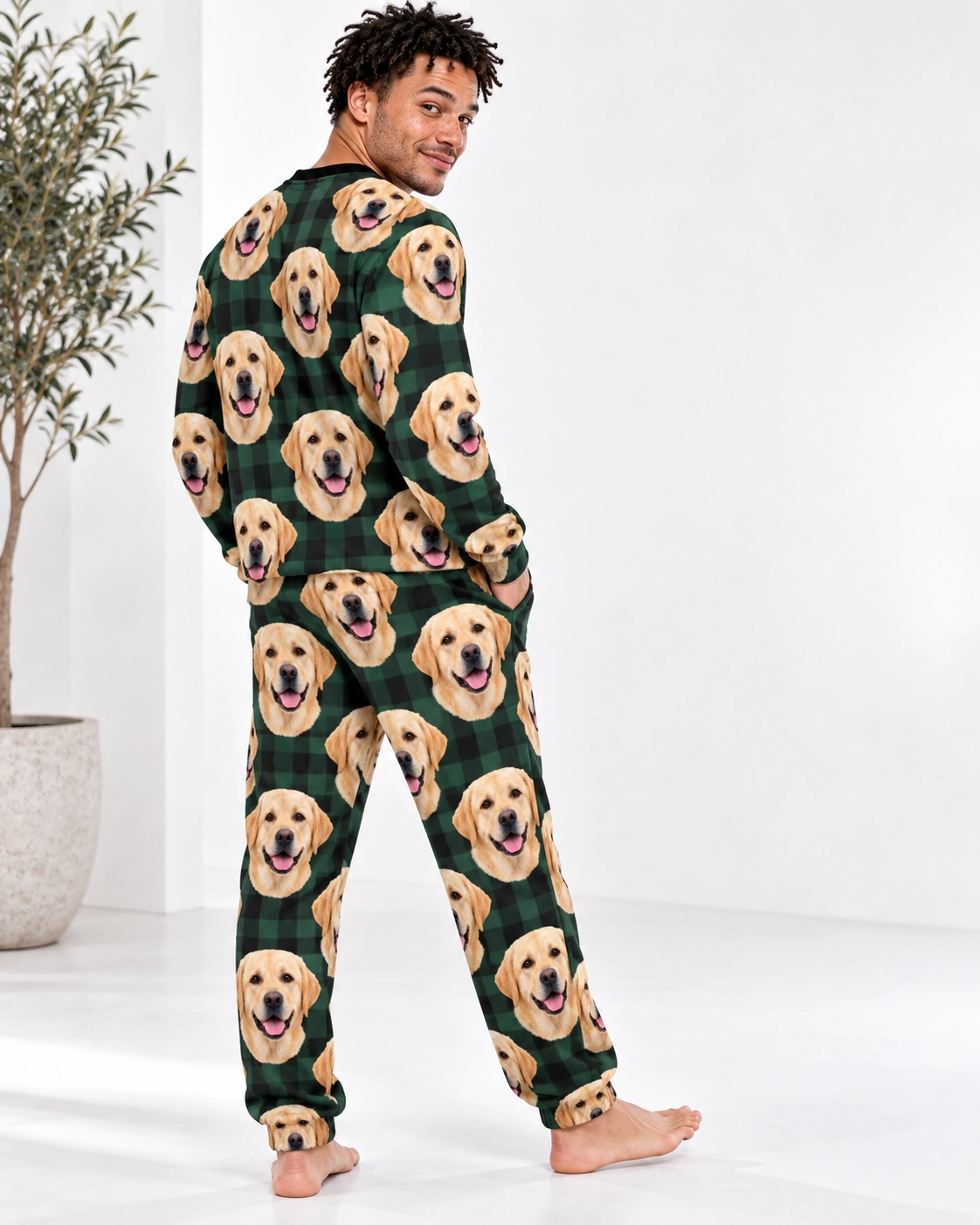 Labrador Pajama Set – Back View, Green Plaid | MyDogPics Back view of a labrador pajama set: the print continues all the way round — MyDogPics
